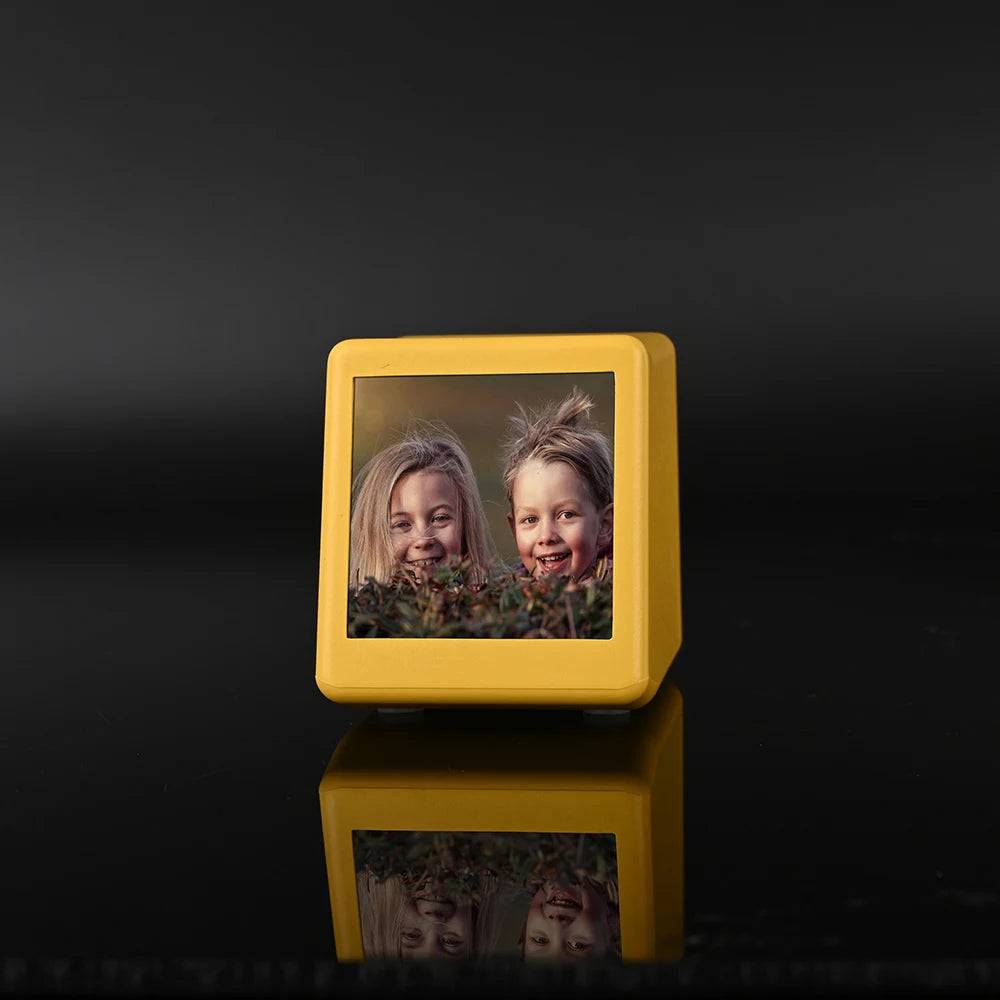 Smart weather clock electronic photo album weather station animation display WiFi networking automatic update desktop ornament